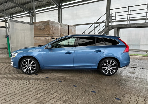 Volvo V60 cena 43500 przebieg: 258000, rok produkcji 2014 z Lublin małe 37